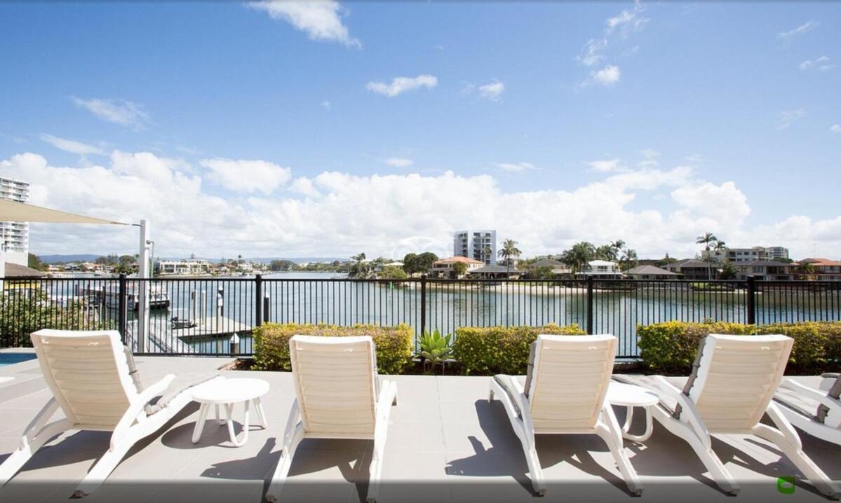 Apartment River Views